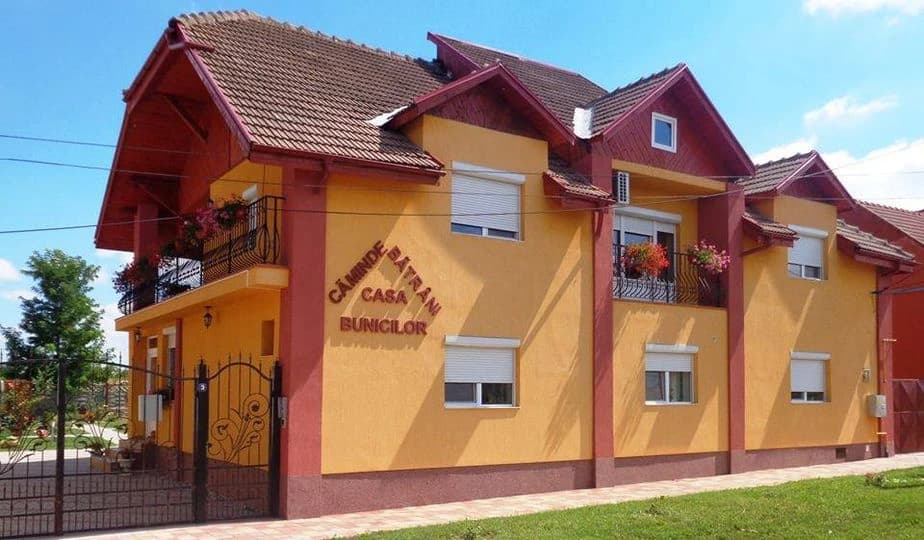 Căminul de bătrâni Casa bunicilor Sânnicolau Mare